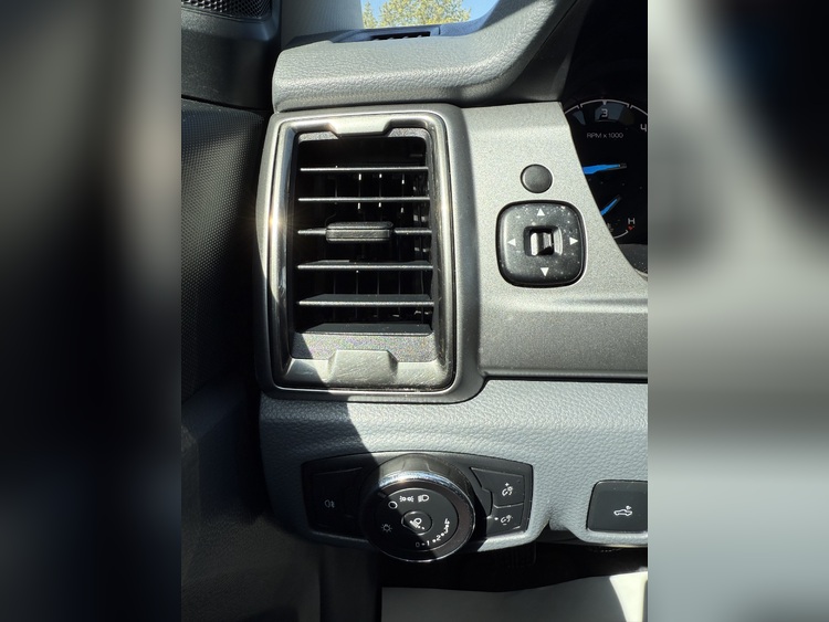 Ford Ranger 2.2 TDCi 4x4 Dob Cab. XLT Ltd SS foto 32
