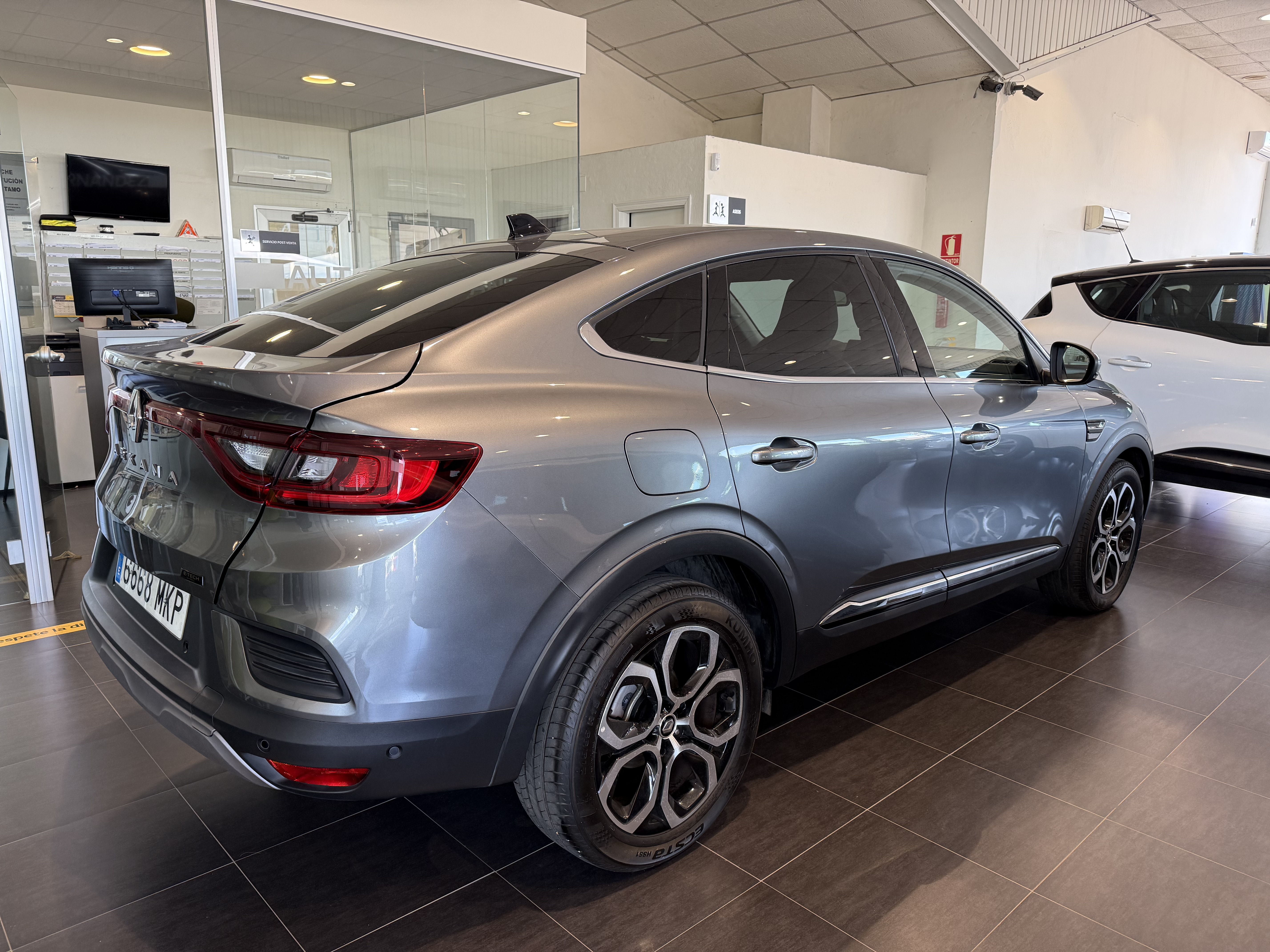 Renault Arkana ETECH full hybrid 105kW145CV foto 4
