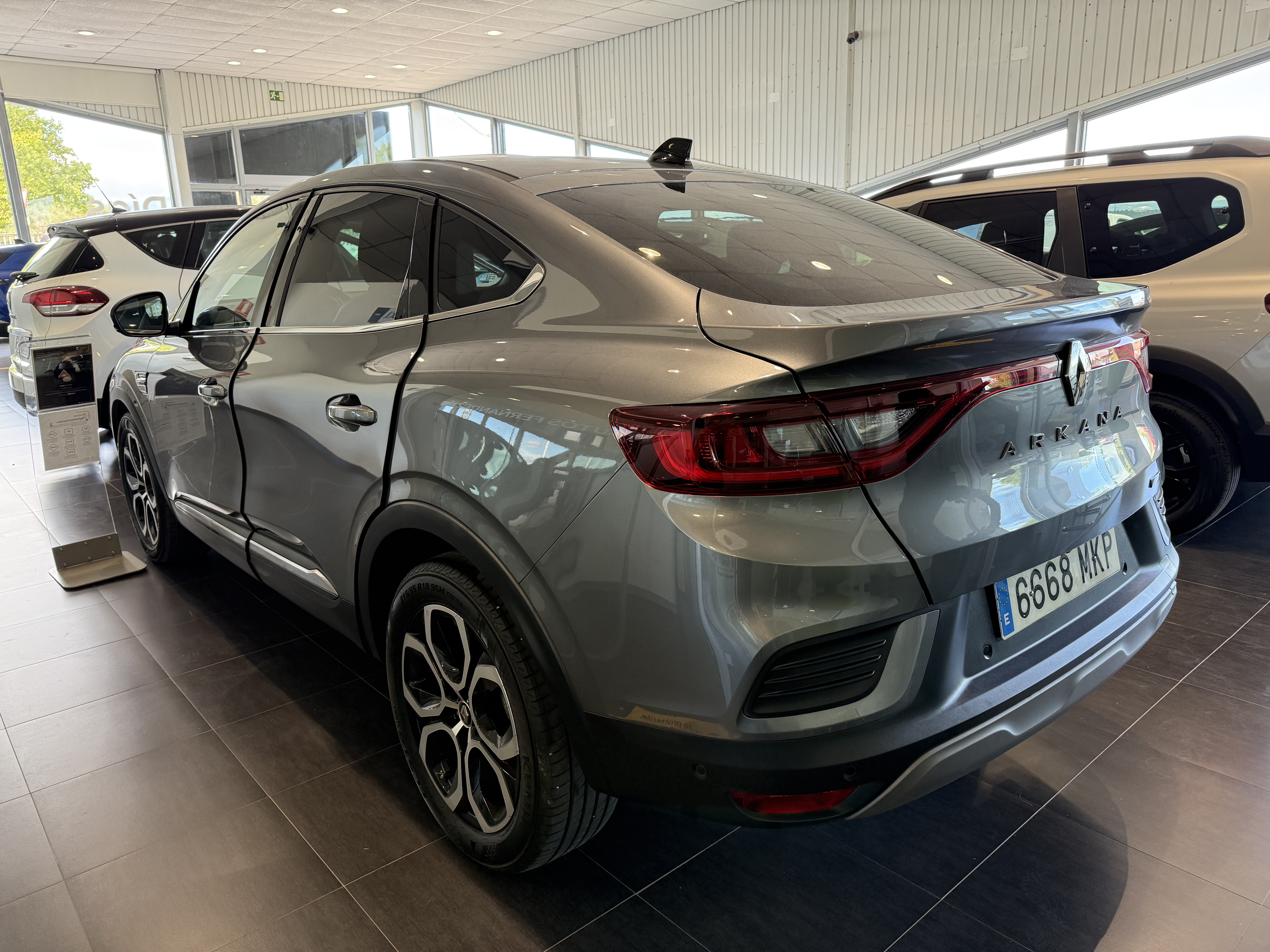 Renault Arkana ETECH full hybrid 105kW145CV foto 5
