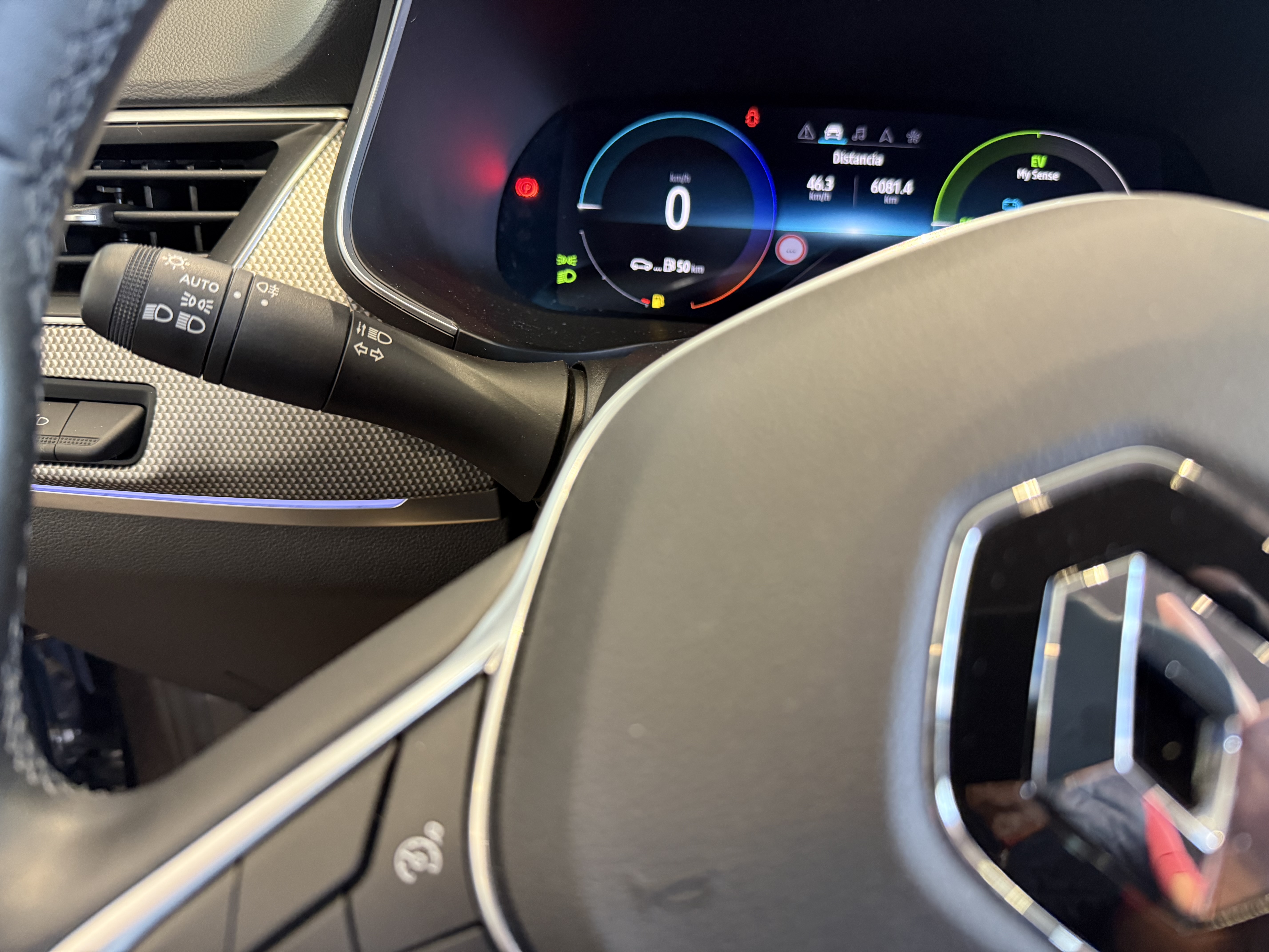 Renault Arkana ETECH full hybrid 105kW145CV foto 23