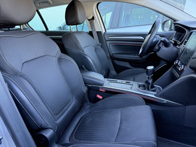 Renault Megane S.T. Zen TCe GPF 140cv foto 12