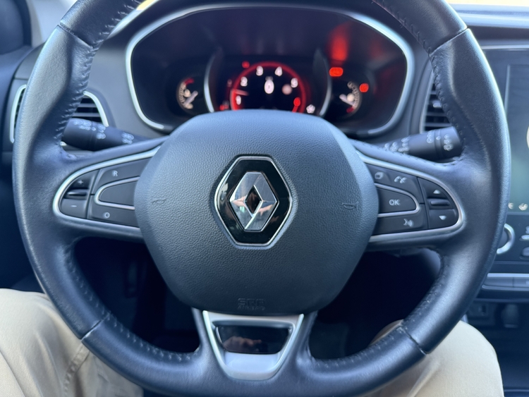 Renault Megane S.T. Zen TCe GPF 140cv foto 17