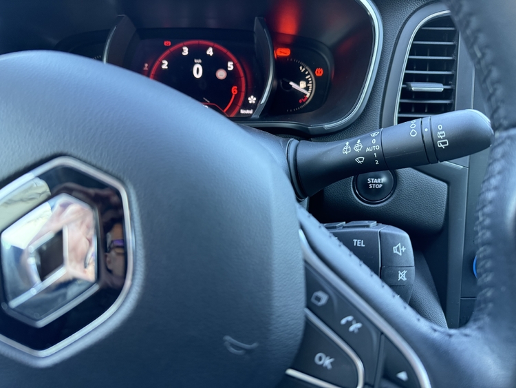 Renault Megane S.T. Zen TCe GPF 140cv foto 21