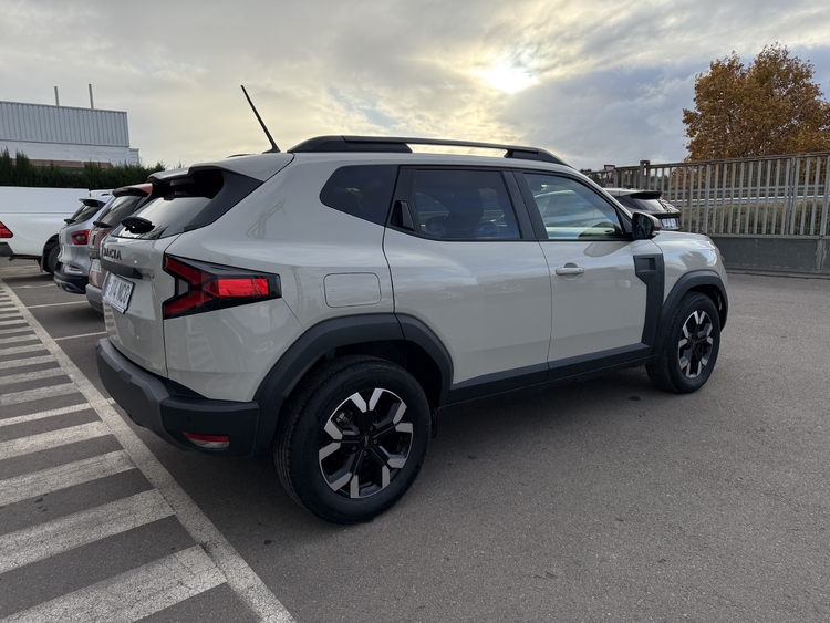 Dacia Duster Extreme TCE 48v 4X2 130cv. foto 5