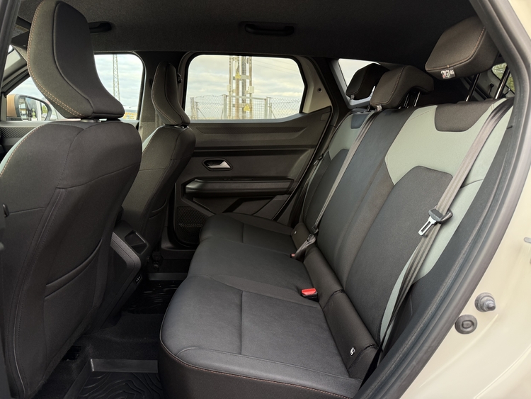 Dacia Duster Extreme TCE 48v 4X2 130cv. foto 12