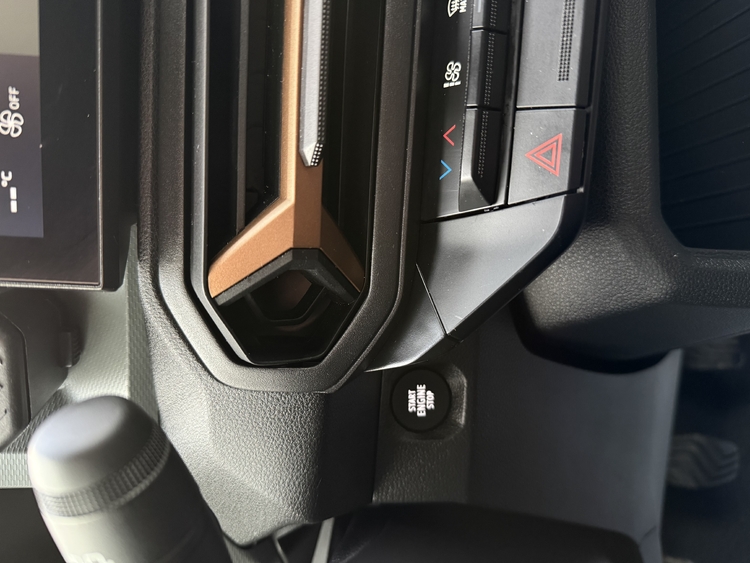 Dacia Duster Extreme TCE 48v 4X2 130cv. foto 29