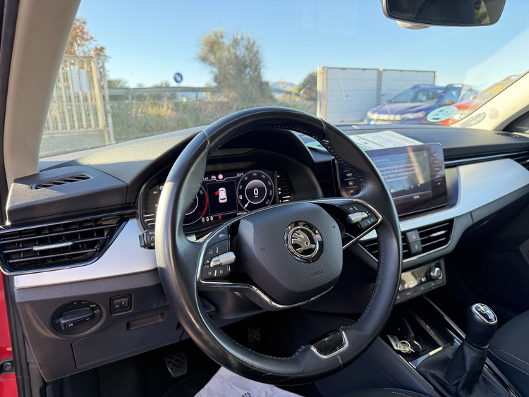 Skoda Kamiq 1.0 TSI Ambition 110cv. foto 18