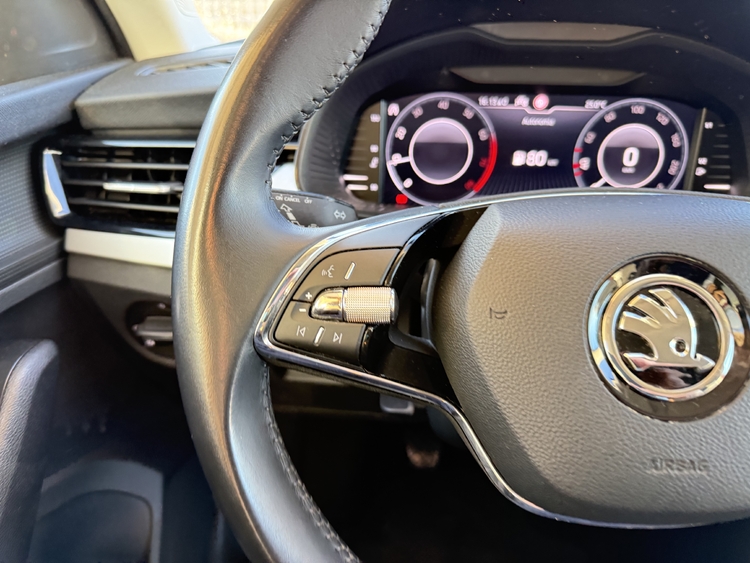 Skoda Kamiq 1.0 TSI Ambition 110cv. foto 23