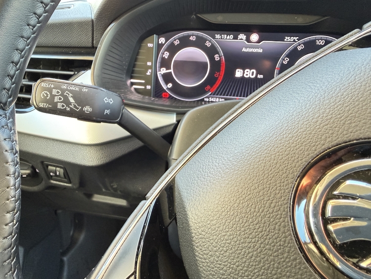 Skoda Kamiq 1.0 TSI Ambition 110cv. foto 25