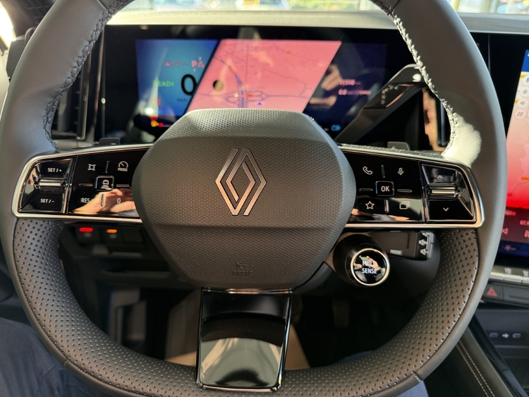 Renault Austral Techno ETech Full Hybrid 200cv. foto 24