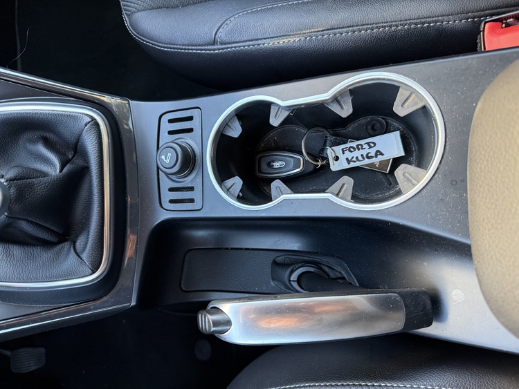 Ford Kuga 2.0 TDCi 140 4x2 Titanium foto 34