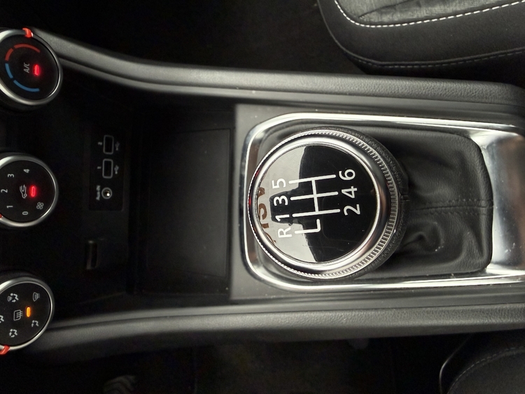 Renault Captur Equilibre TCe 90CV-GASOLINA- foto 27