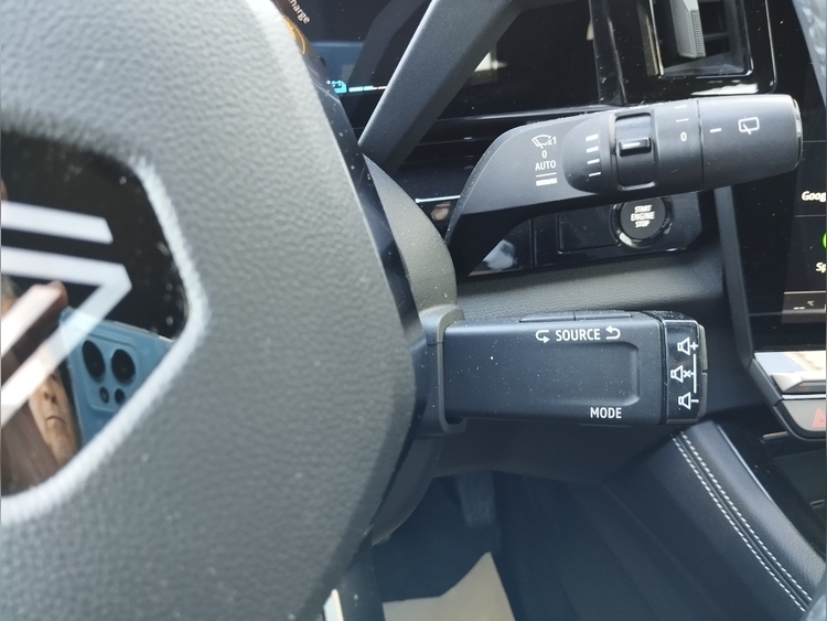Renault Austral Techno ETech Full Hybrid 200cv foto 25