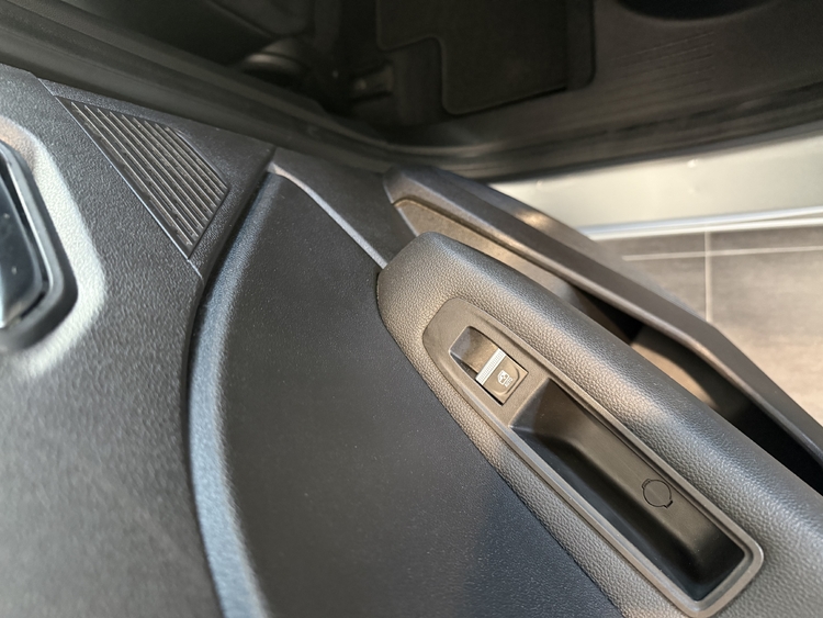Renault Captur Zen ETECH Hibrido 145 cv. foto 14