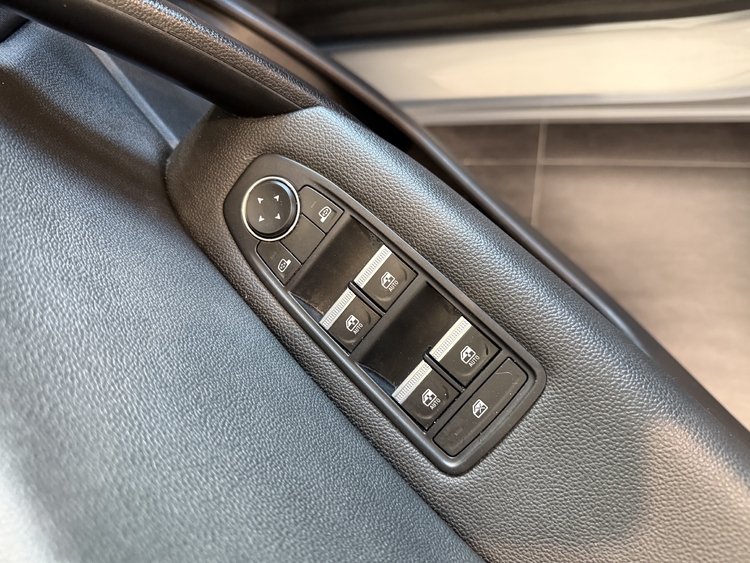 Renault Captur Zen ETECH Hibrido 145 cv. foto 16