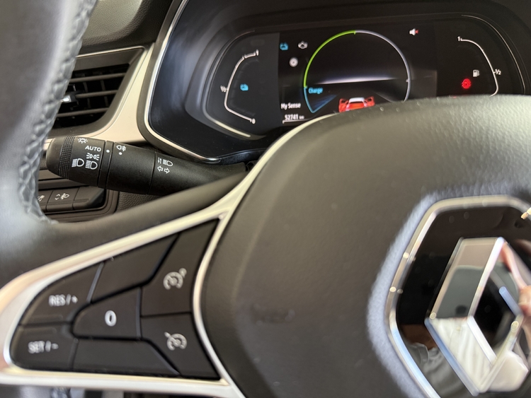Renault Captur Zen ETECH Hibrido 145 cv. foto 26