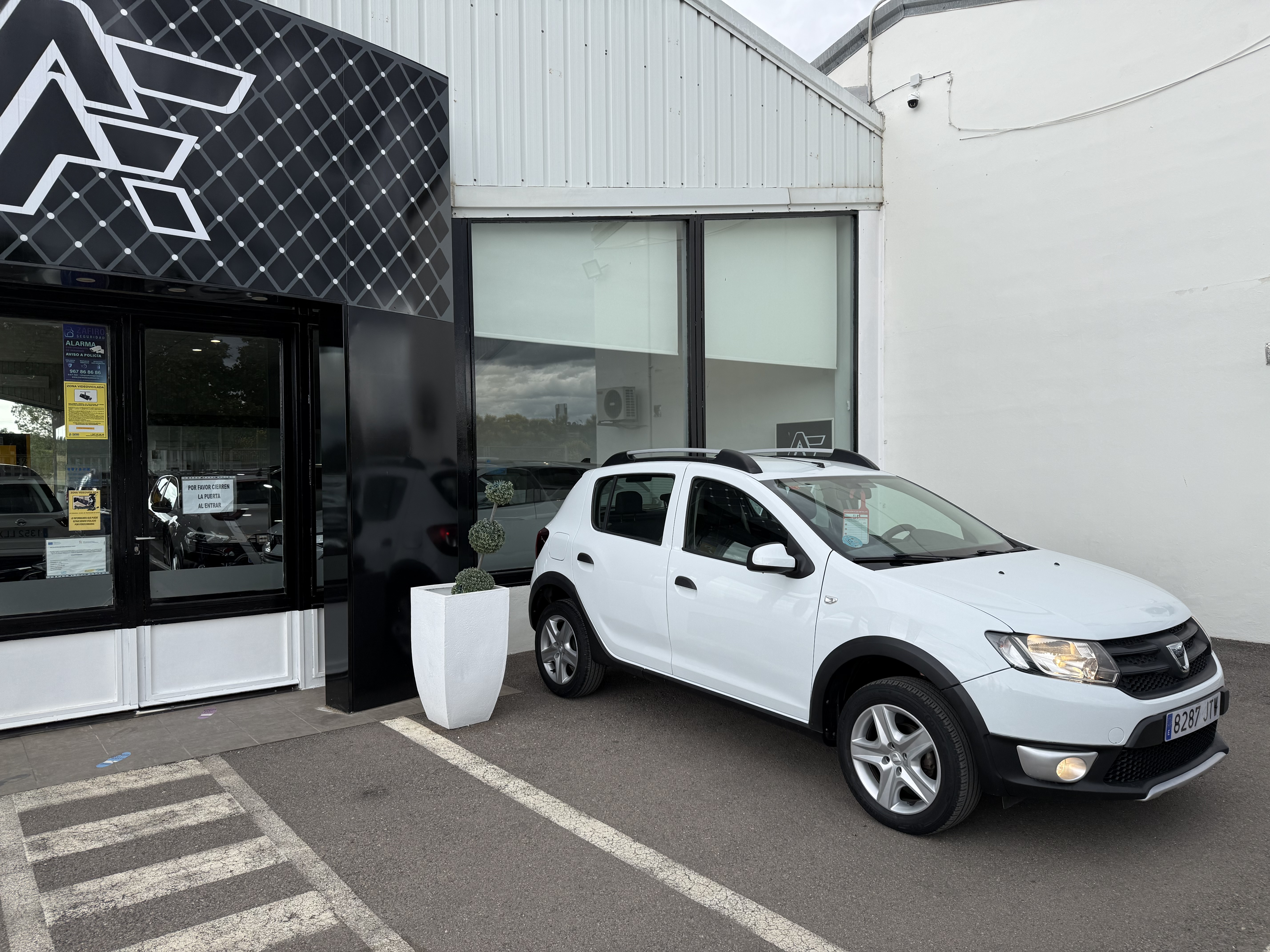 Dacia Sandero Stepway TCE 90cv GASOLINA miniatura 2
