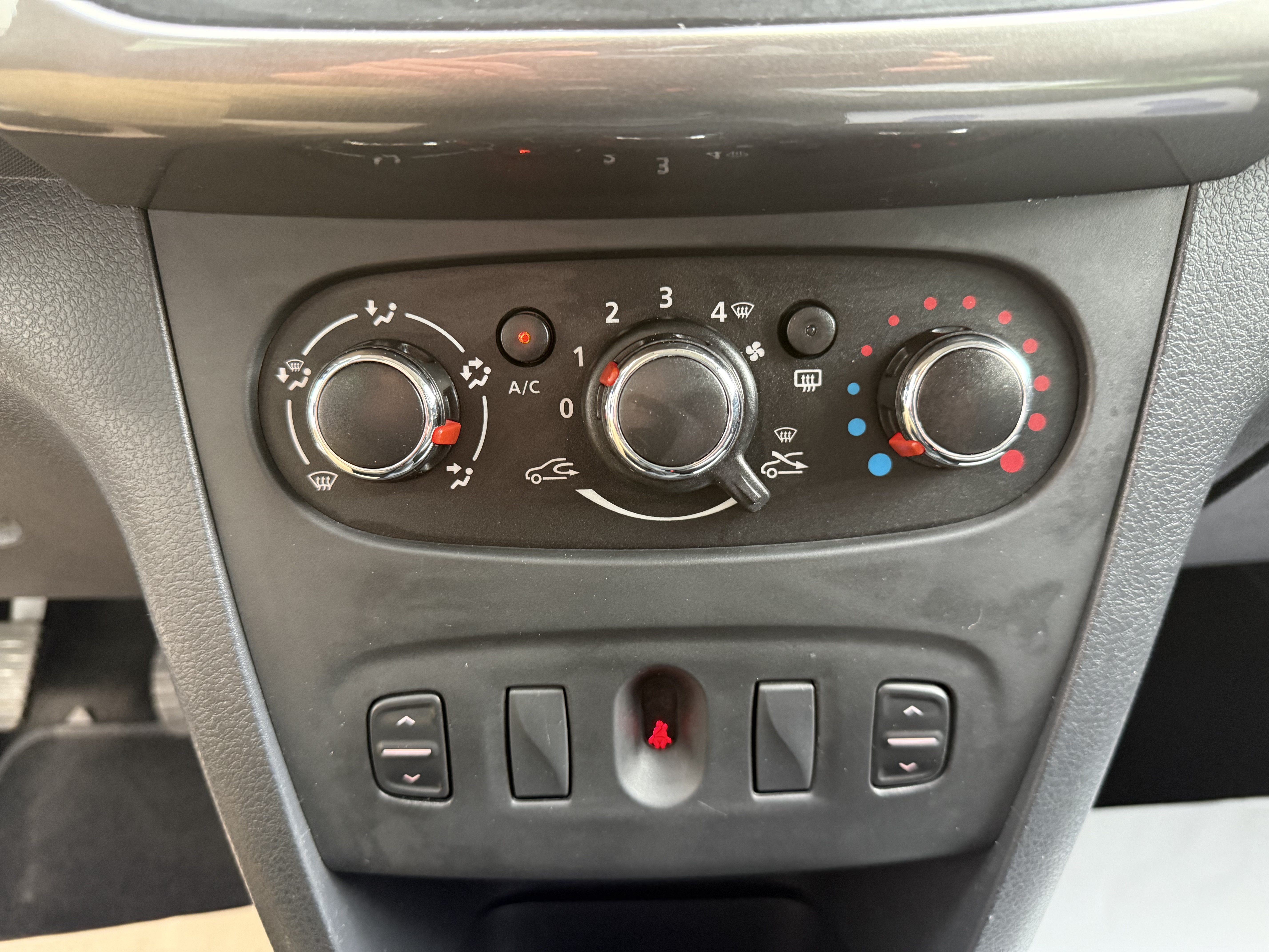Dacia Sandero Stepway TCE 90cv GASOLINA foto 18