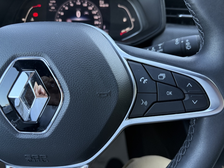 Renault Clio Zen Blue dCi 100cv. foto 17