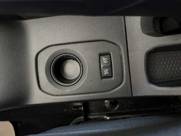 Dacia Duster Prestige TCE 4X2 GPF - 140 cv. GASOLINA foto 34