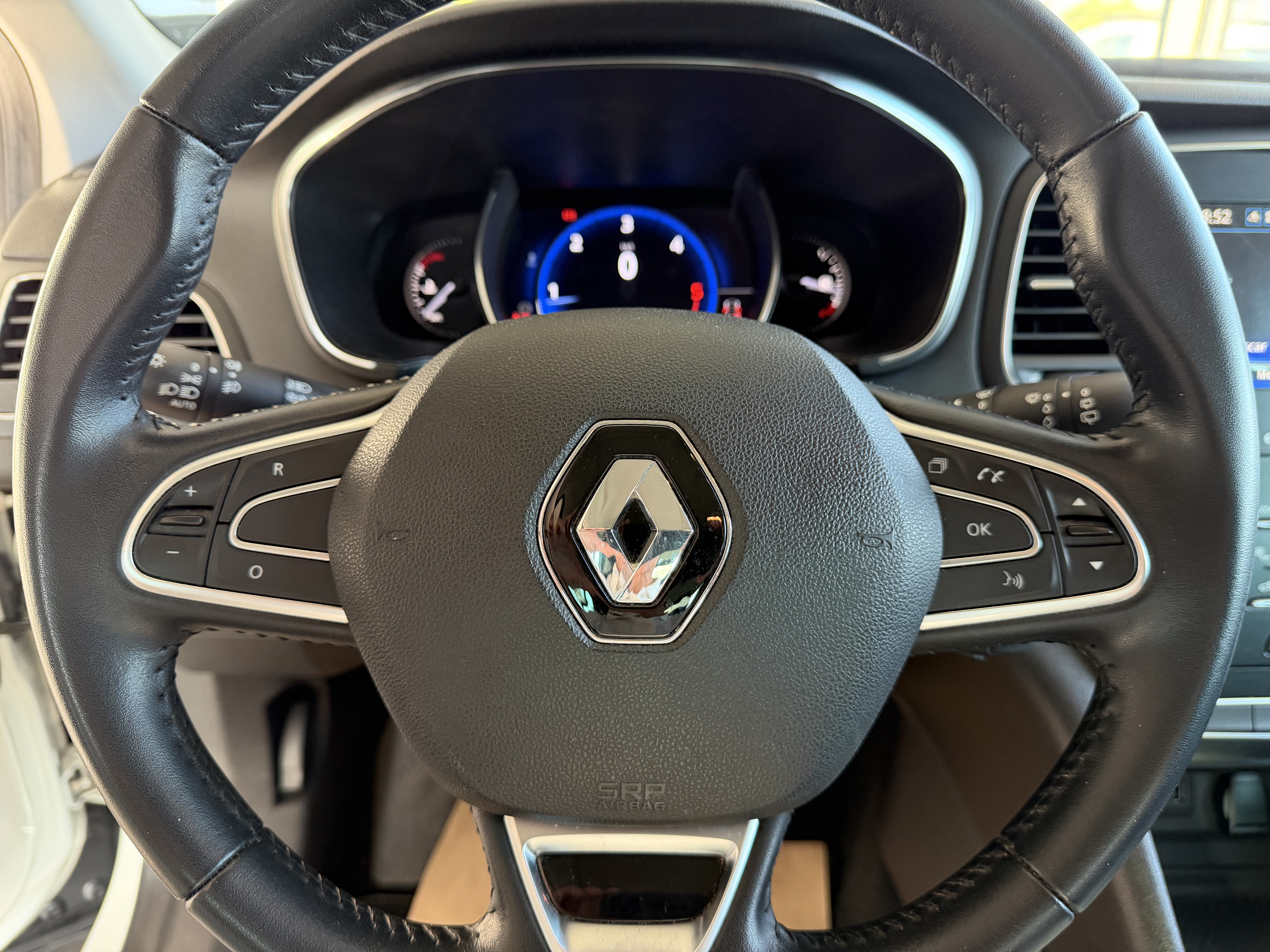 Renault Megane Limited + 1.5 DIESEL 115cv.  foto 17