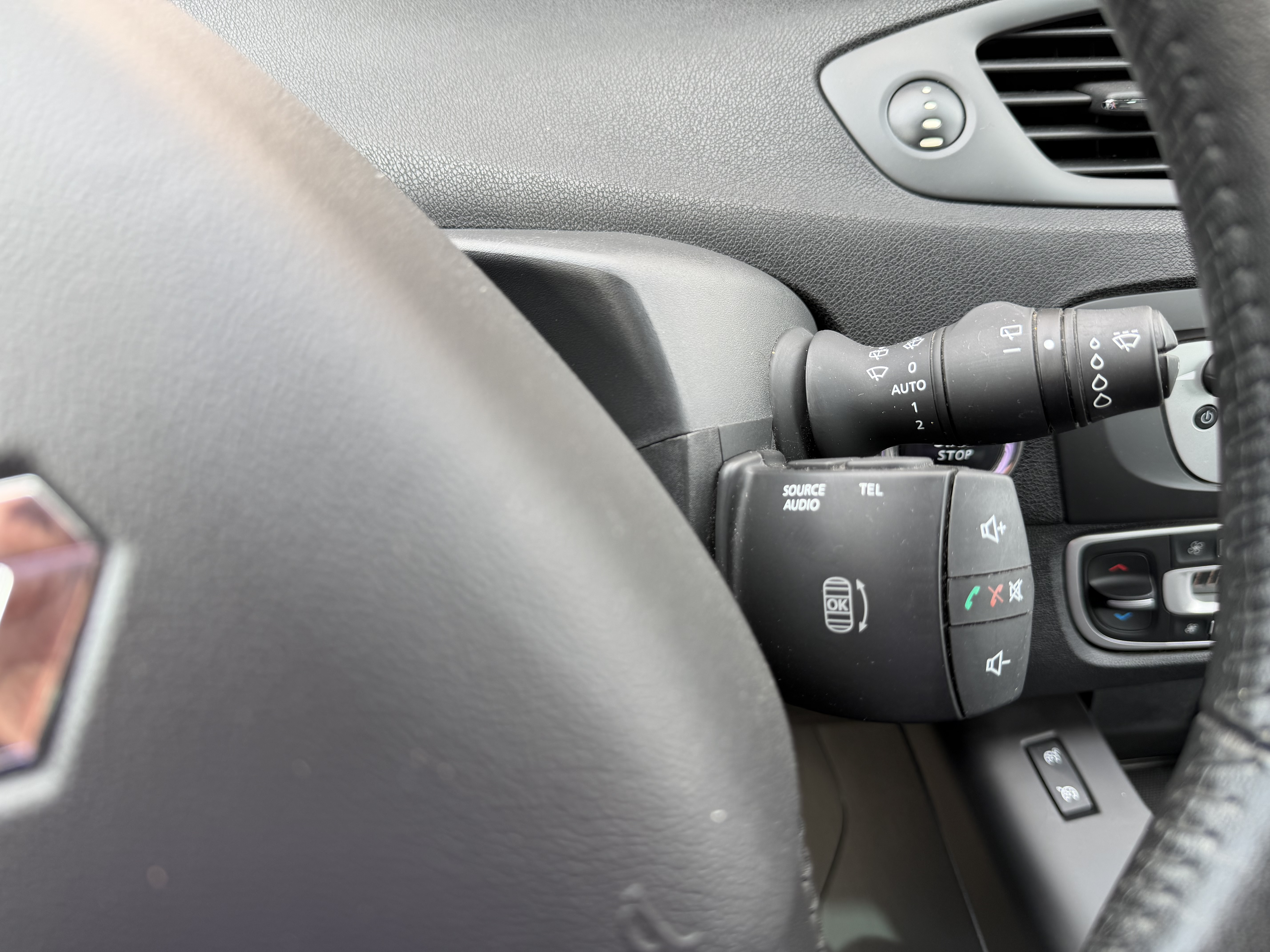 Renault Scenic LIMITED Energy Tce 115 - GASOLINA - miniatura 27