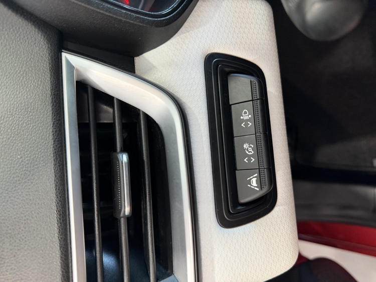 Renault Clio Serie limitada Limited TCe - 91cv. - foto 18